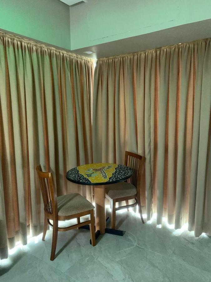 Flat No Tropical Executive Hotel มาเนาส์ ภายนอก รูปภาพ